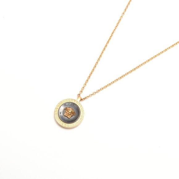 Versace Medusa necklace in gold - Picture 4 of 9